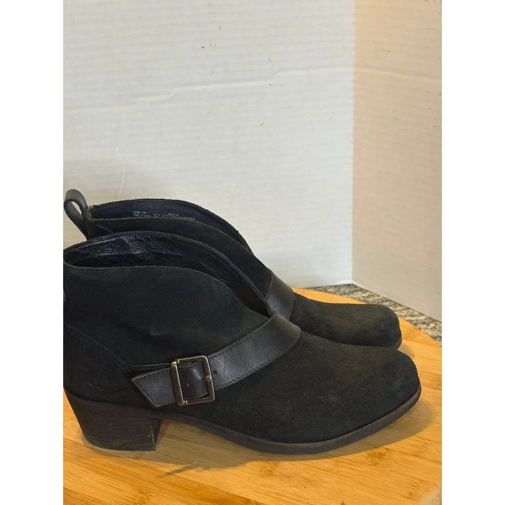 UGG Black Suede Leather‎ Buckle Ankle Boots Women's Size 9  SKU111